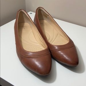 Clarks Loriann Jeni Ballet Flat in Mahogany